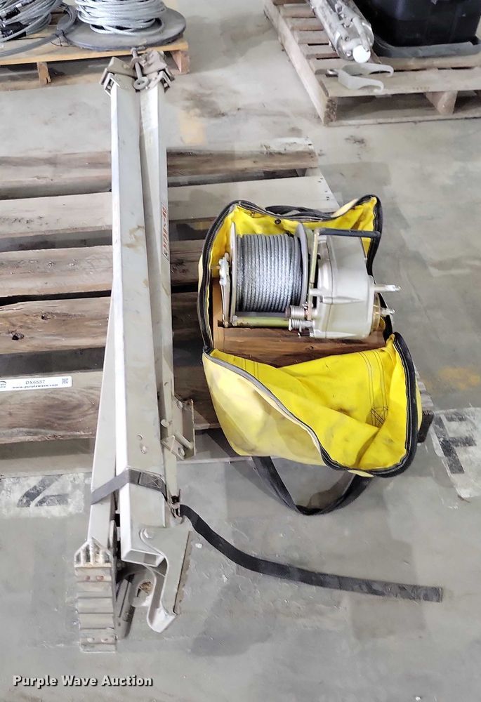 image for item DX6537 Manhole winch system