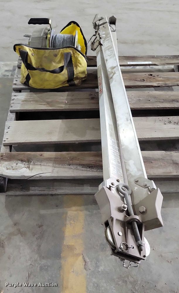 image for item DX6537 Manhole winch system