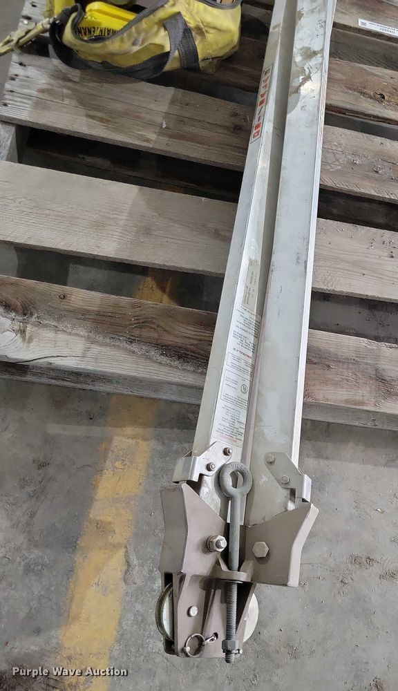 image for item DX6537 Manhole winch system