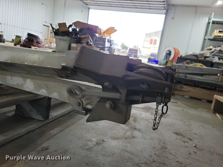 image for item DX6537 Manhole winch system