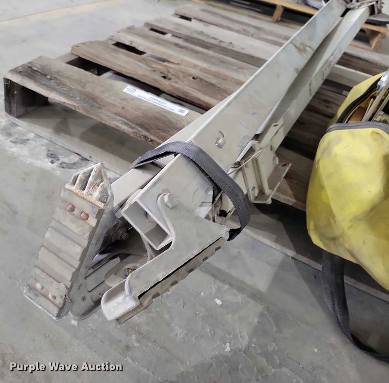 image for item DX6537 Manhole winch system