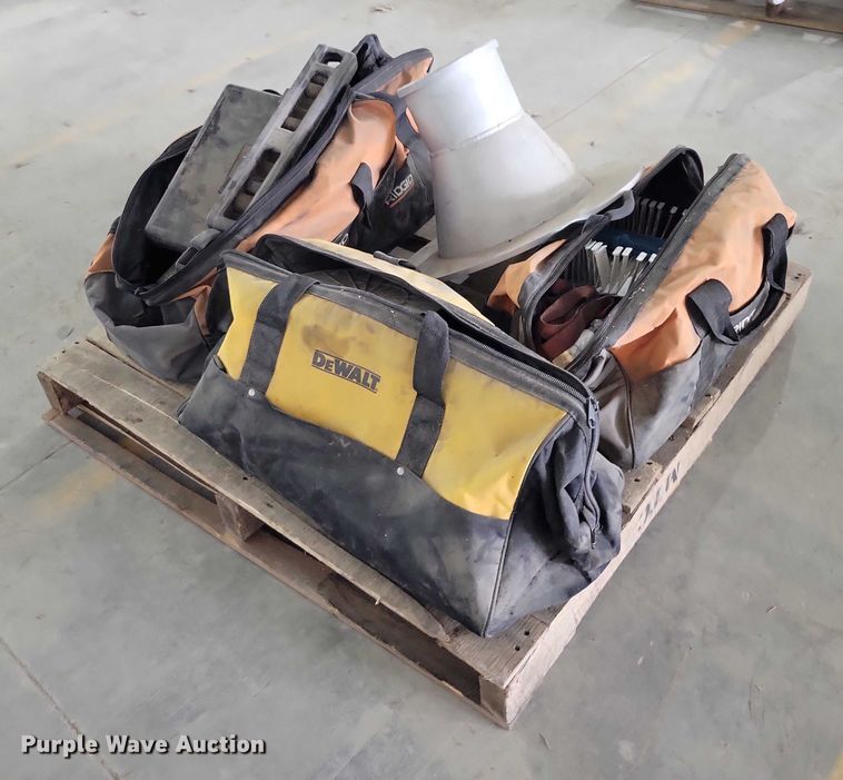 image for item DX6539 Assorted tools