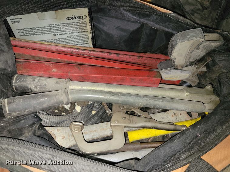 image for item DX6539 Assorted tools