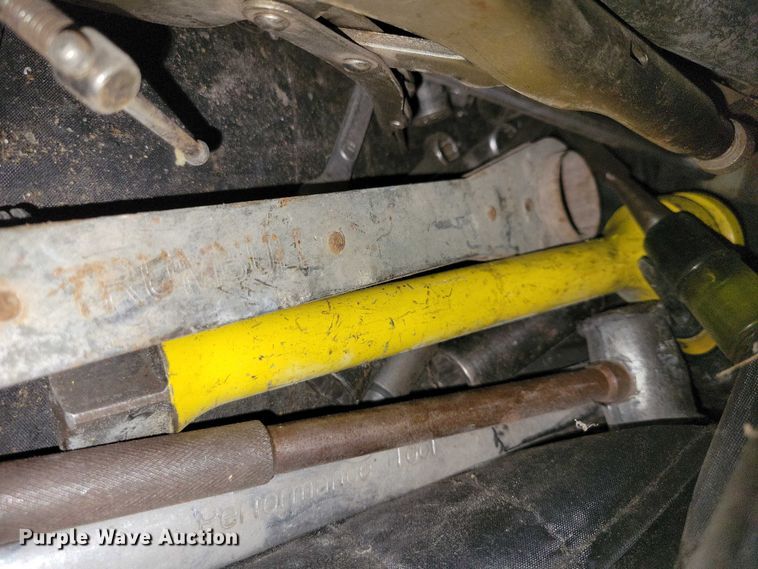 image for item DX6539 Assorted tools