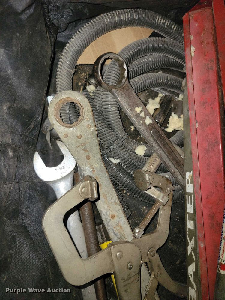 image for item DX6539 Assorted tools