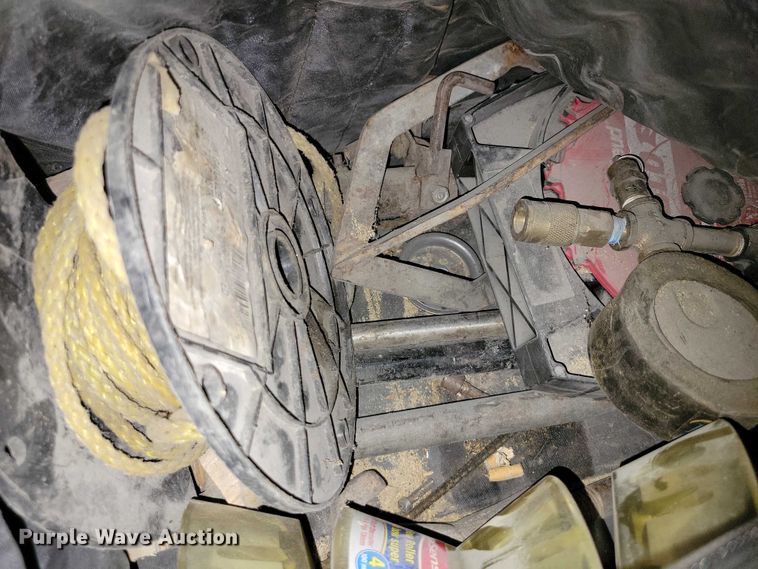 image for item DX6539 Assorted tools