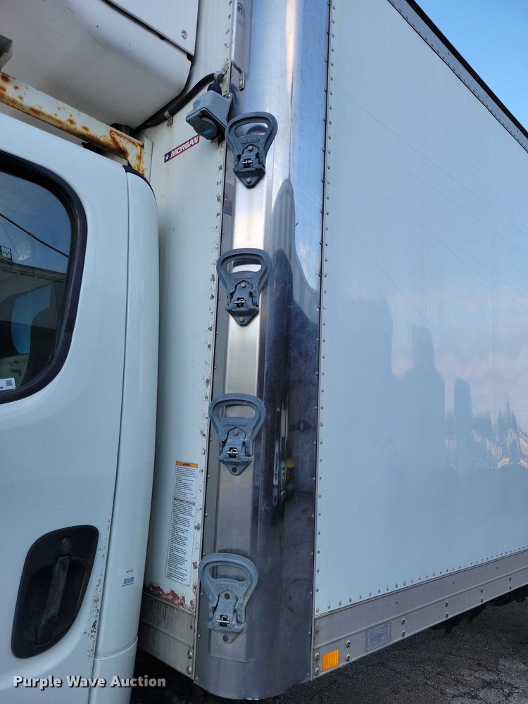 image for item DX6551 2013 Freightliner Business Class M2 refrigerated truck