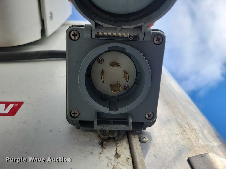 image for item DX6551 2013 Freightliner Business Class M2 refrigerated truck