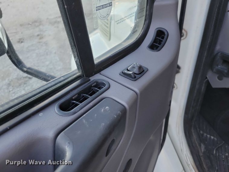 image for item DX6551 2013 Freightliner Business Class M2 refrigerated truck