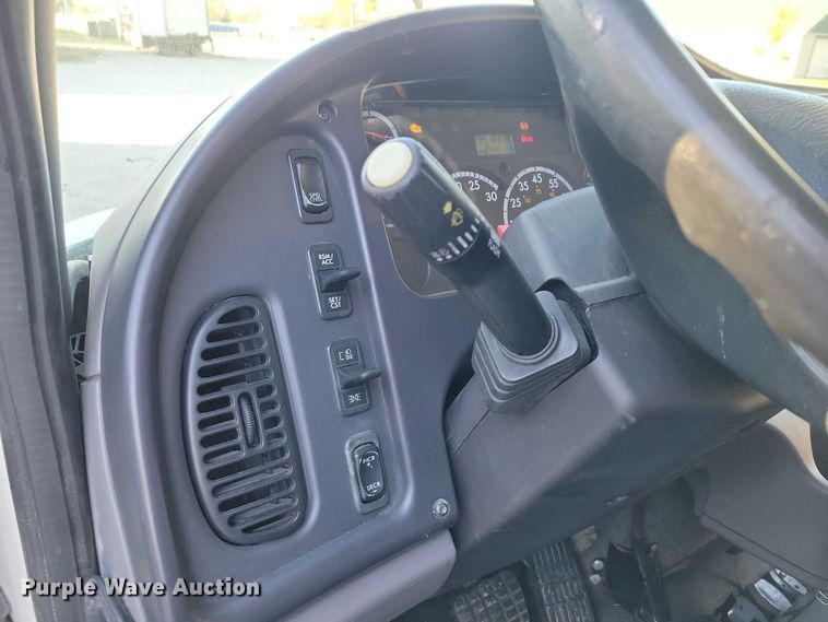 image for item DX6551 2013 Freightliner Business Class M2 refrigerated truck