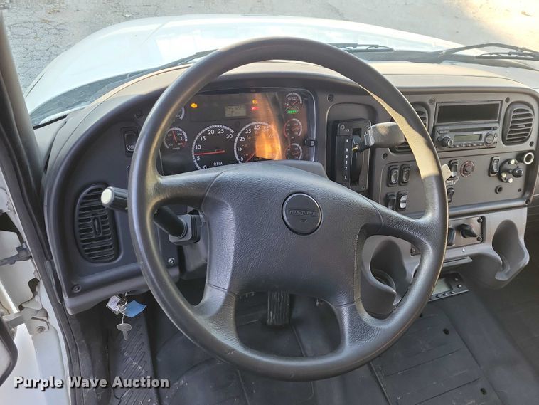 image for item DX6551 2013 Freightliner Business Class M2 refrigerated truck