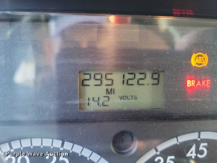 image for item DX6551 2013 Freightliner Business Class M2 refrigerated truck