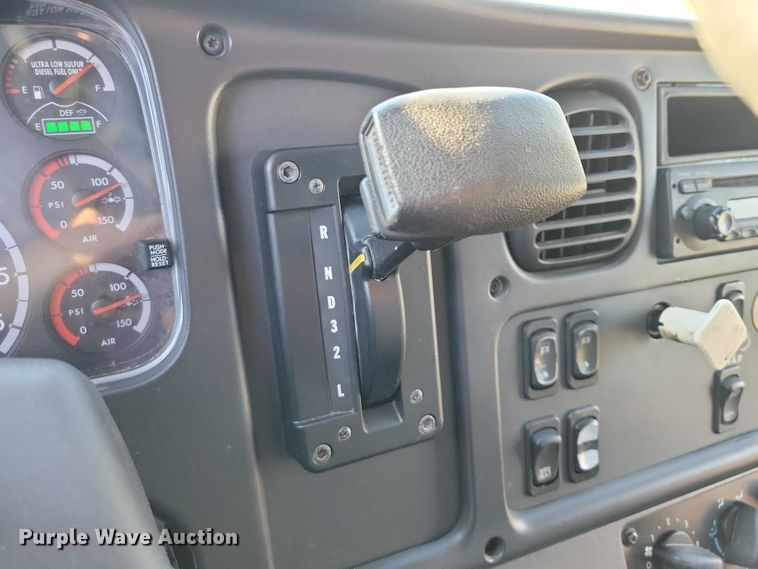 image for item DX6551 2013 Freightliner Business Class M2 refrigerated truck