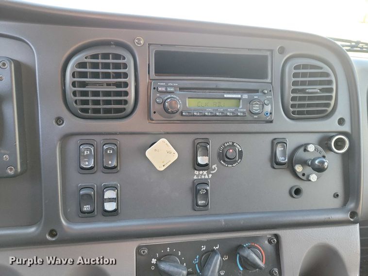 image for item DX6551 2013 Freightliner Business Class M2 refrigerated truck