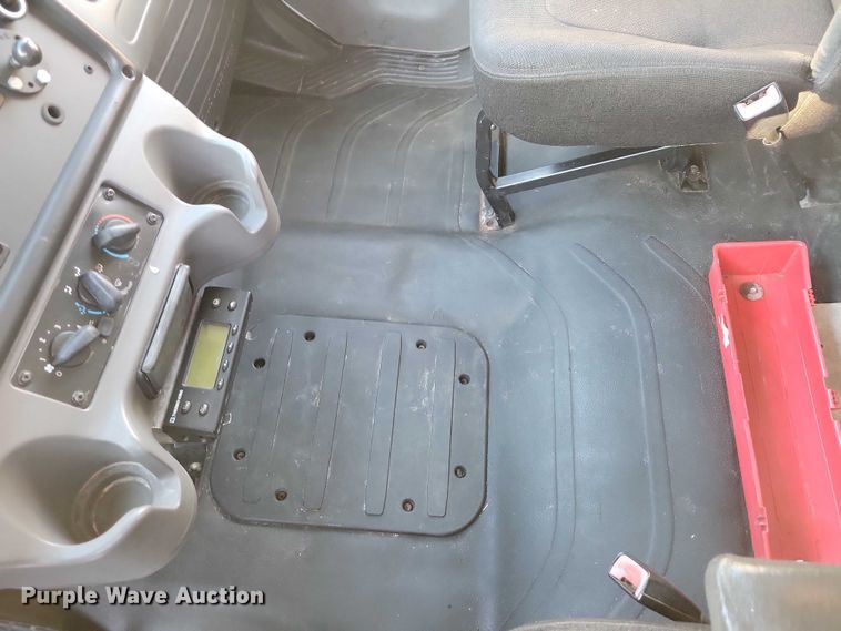 image for item DX6551 2013 Freightliner Business Class M2 refrigerated truck