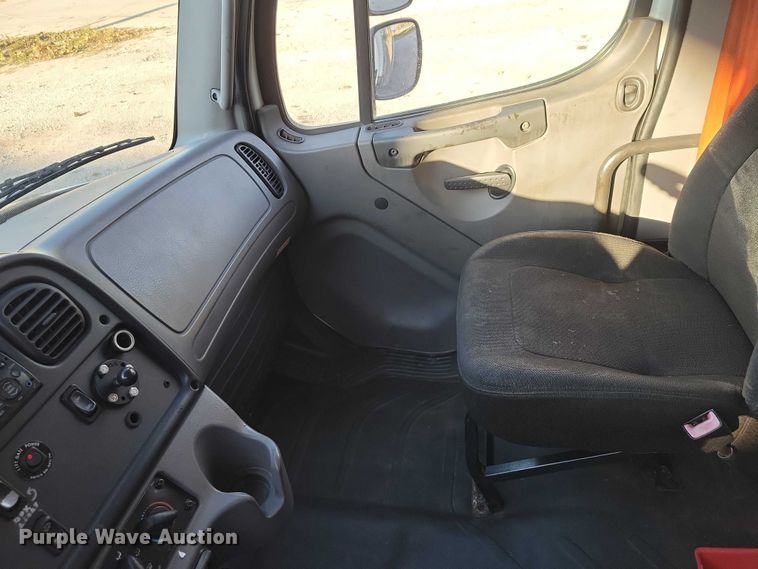 image for item DX6551 2013 Freightliner Business Class M2 refrigerated truck