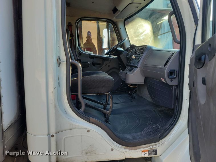 image for item DX6551 2013 Freightliner Business Class M2 refrigerated truck