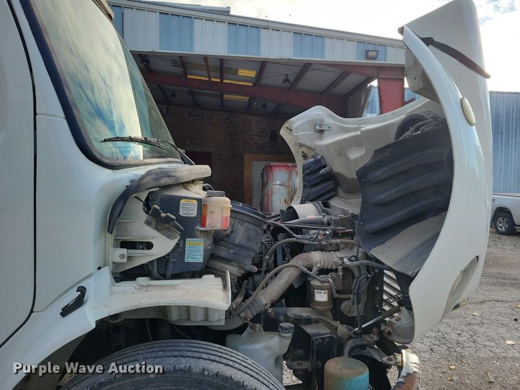 image for item DX6551 2013 Freightliner Business Class M2 refrigerated truck