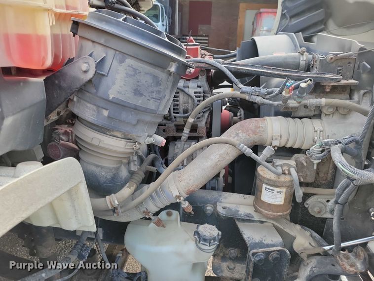 image for item DX6551 2013 Freightliner Business Class M2 refrigerated truck