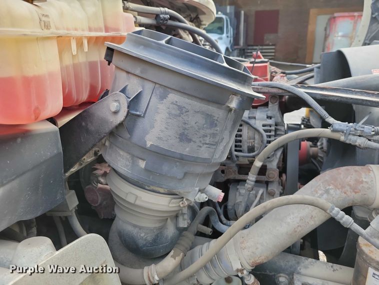 image for item DX6551 2013 Freightliner Business Class M2 refrigerated truck