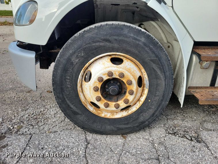 image for item DX6551 2013 Freightliner Business Class M2 refrigerated truck