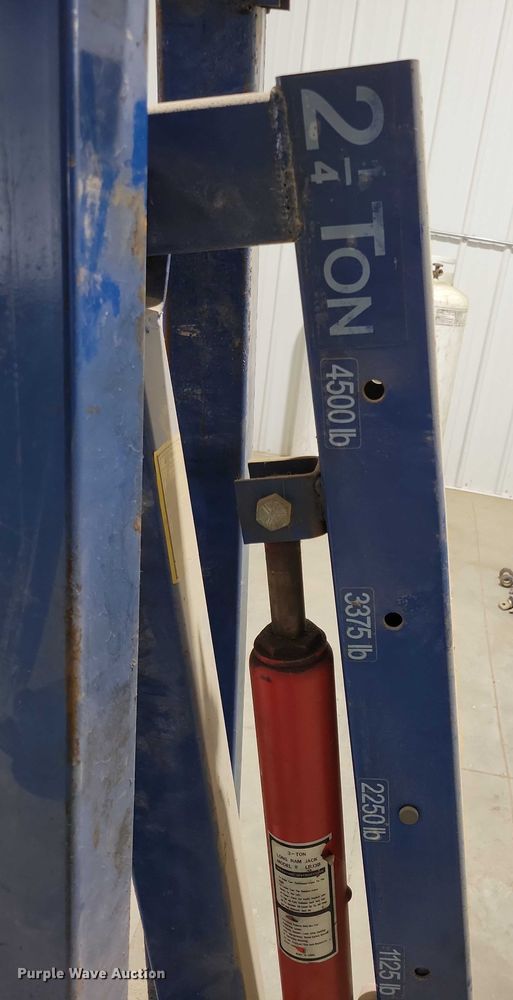 image for item DX6552 Engine hoist 