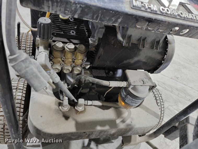 image for item DX6559 Mi-T-M 1502 hot pressure washer