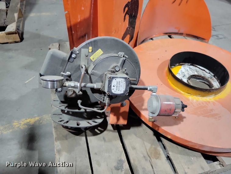 image for item DX6566 Wolverine Easy Kleen steamer