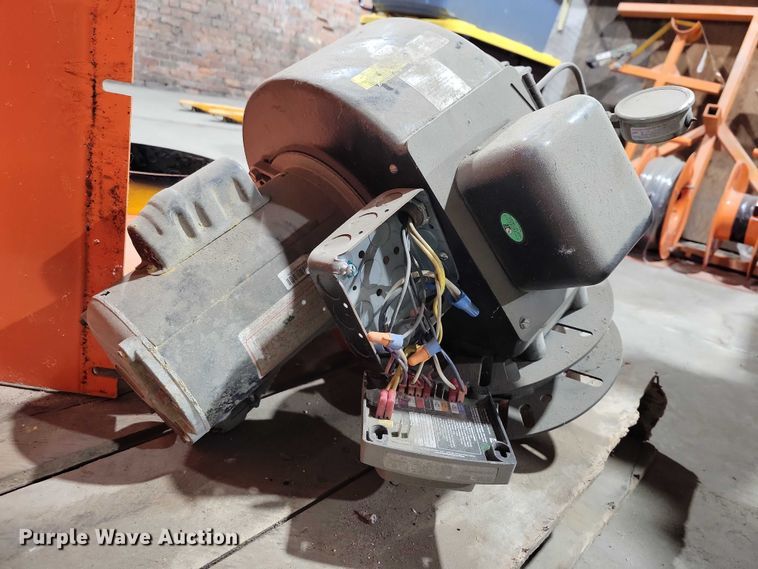 image for item DX6566 Wolverine Easy Kleen steamer