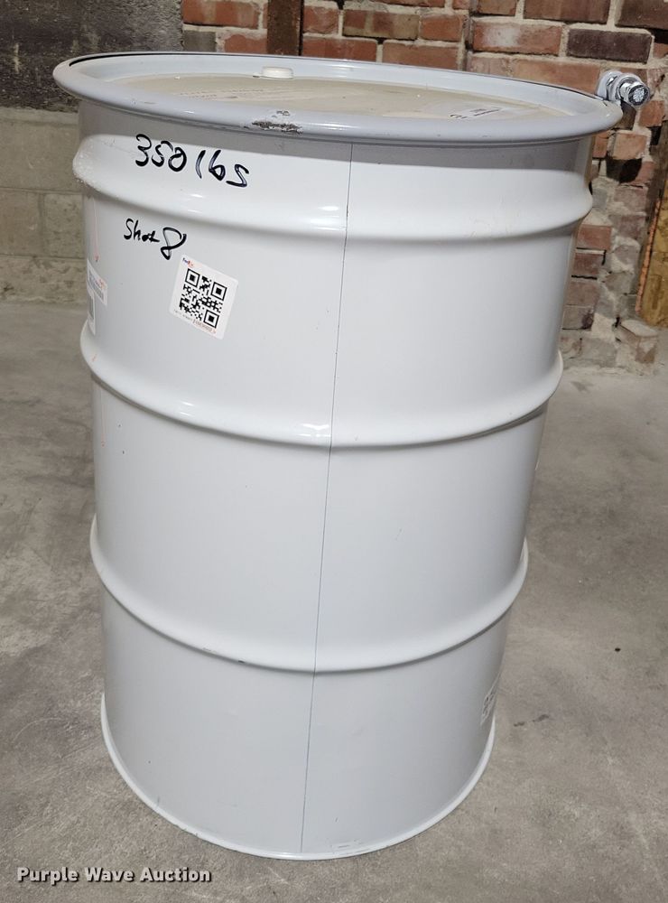 image for item DX6569 (16) 55 gallon drums