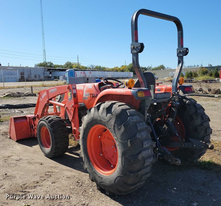 image for item DX6571 Kubota MX5800D MFWD tractor