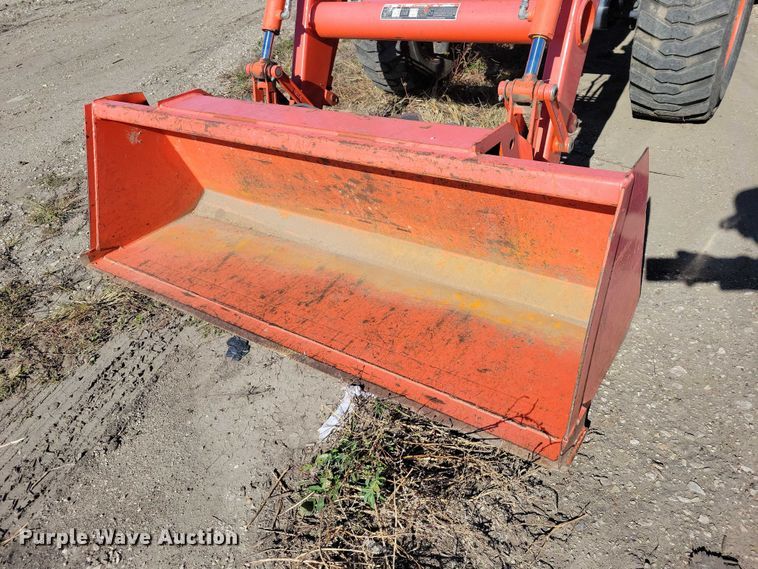 image for item DX6571 Kubota MX5800D MFWD tractor