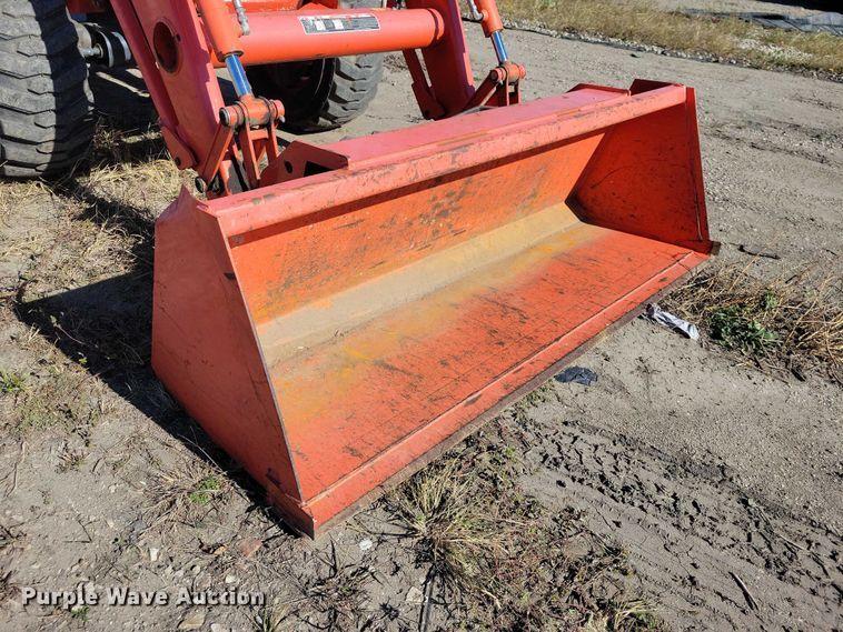 image for item DX6571 Kubota MX5800D MFWD tractor