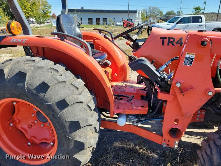 image for item DX6571 Kubota MX5800D MFWD tractor