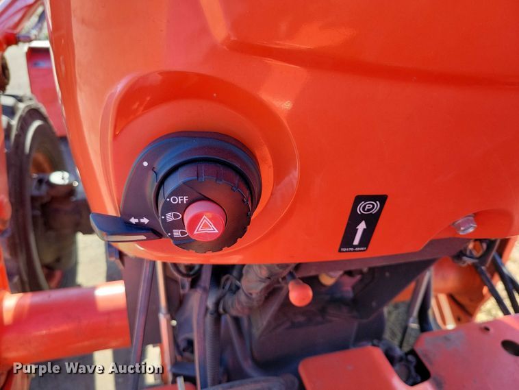 image for item DX6571 Kubota MX5800D MFWD tractor