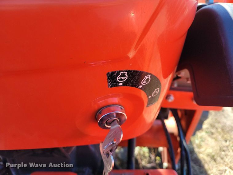 image for item DX6571 Kubota MX5800D MFWD tractor