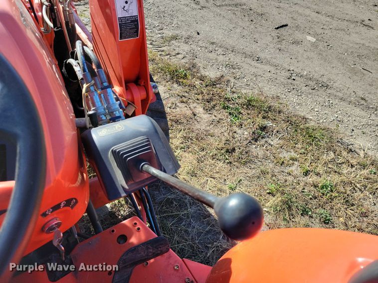 image for item DX6571 Kubota MX5800D MFWD tractor