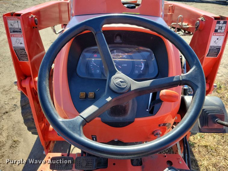 image for item DX6571 Kubota MX5800D MFWD tractor