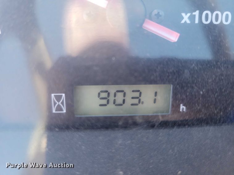 image for item DX6571 Kubota MX5800D MFWD tractor