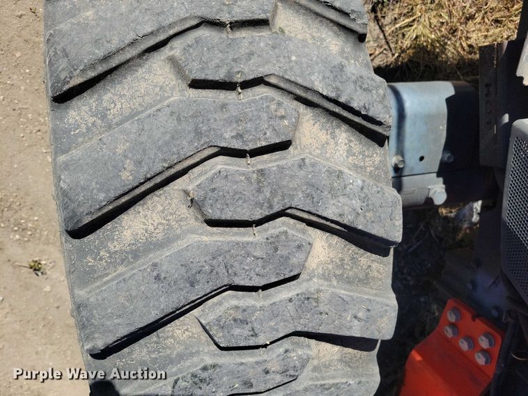 image for item DX6571 Kubota MX5800D MFWD tractor