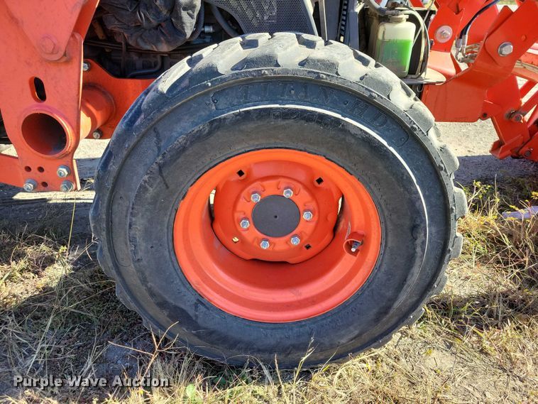 image for item DX6571 Kubota MX5800D MFWD tractor