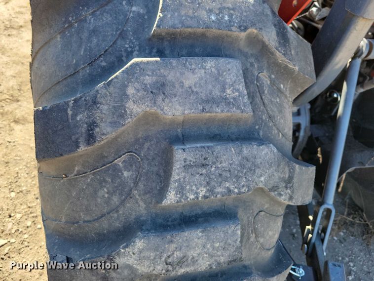 image for item DX6571 Kubota MX5800D MFWD tractor