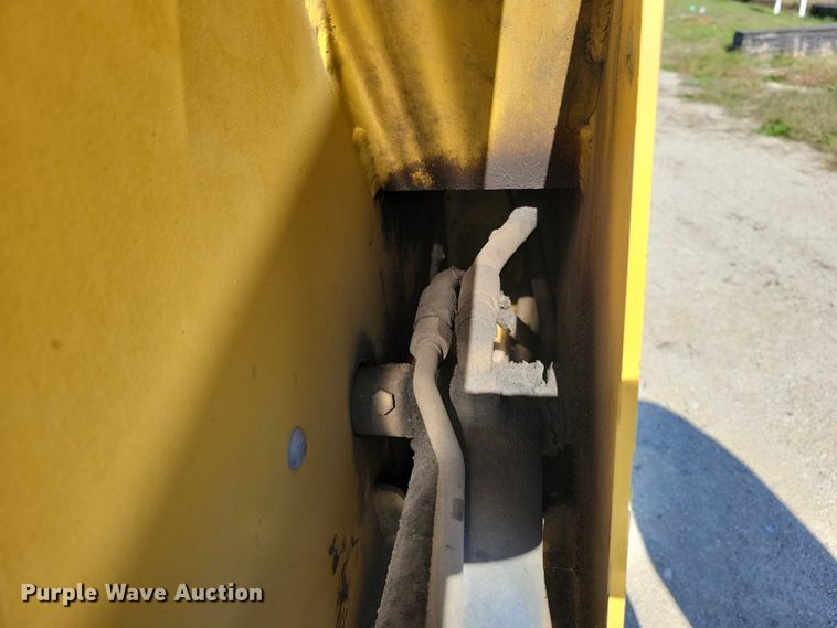 image for item DX6574 2014 Yanmar S165R skid steer loader