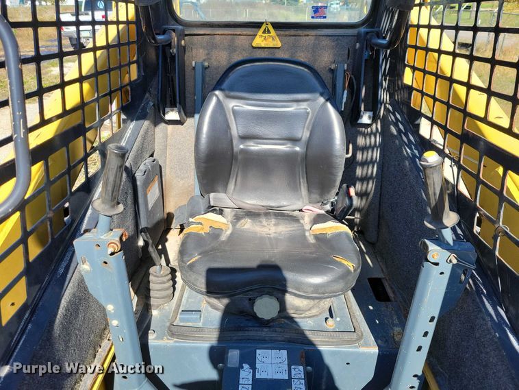 image for item DX6574 2014 Yanmar S165R skid steer loader