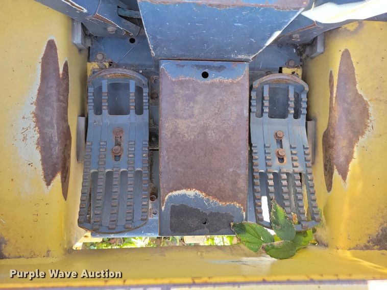 image for item DX6574 2014 Yanmar S165R skid steer loader