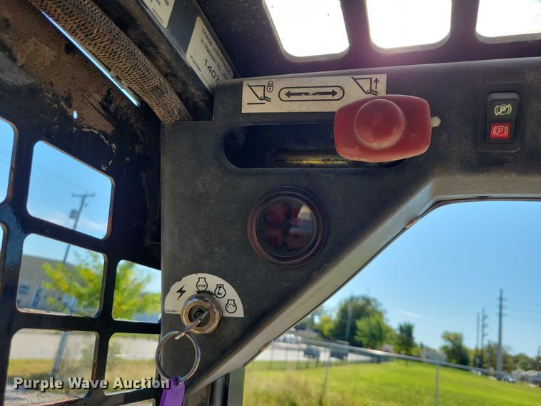 image for item DX6574 2014 Yanmar S165R skid steer loader