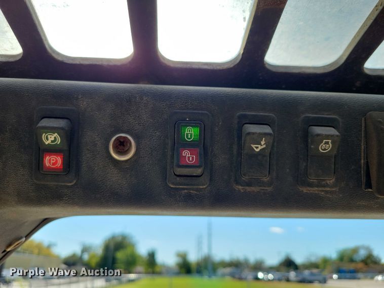 image for item DX6574 2014 Yanmar S165R skid steer loader