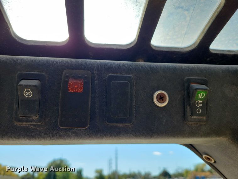 image for item DX6574 2014 Yanmar S165R skid steer loader