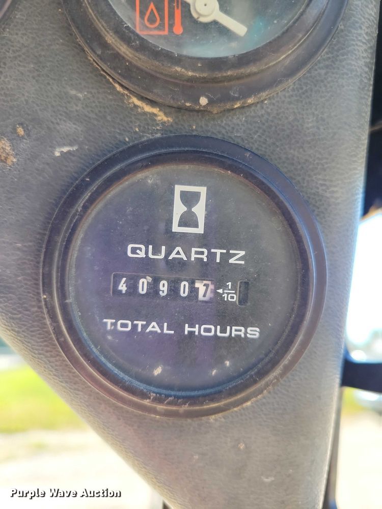 image for item DX6574 2014 Yanmar S165R skid steer loader