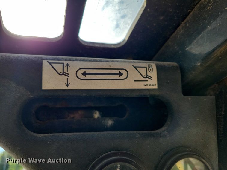 image for item DX6574 2014 Yanmar S165R skid steer loader